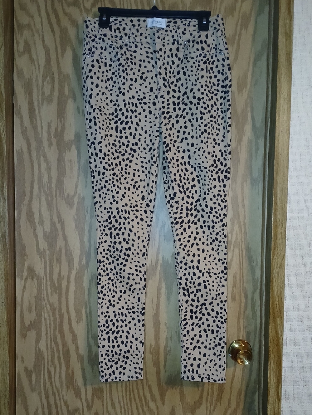 crown & ivy Tan and Black Leopard Skinny Jeans
